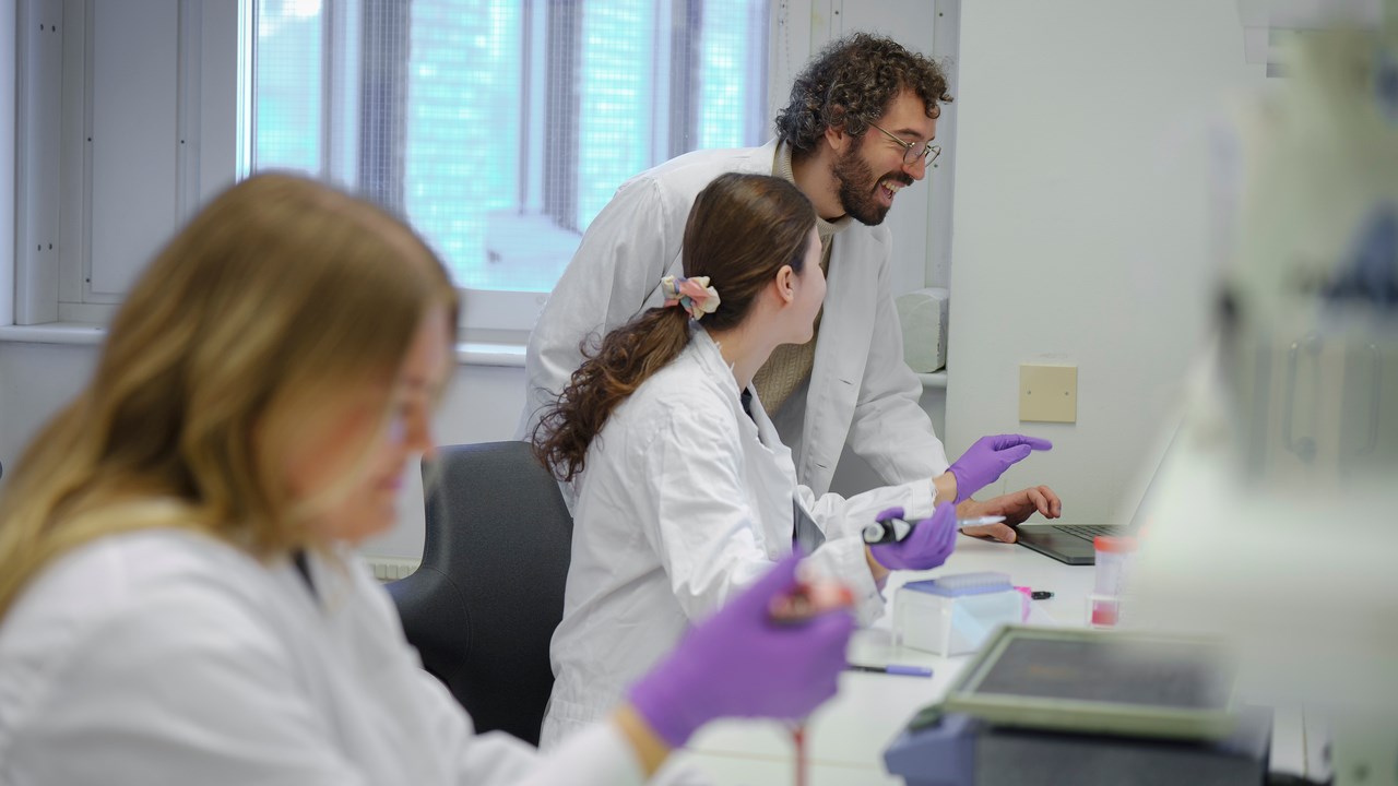 Forskare vid Institutionen för molekylärbiologiAnknuten som forskare till Molekylär Infektionsmedicin, Sverige (MIMS)