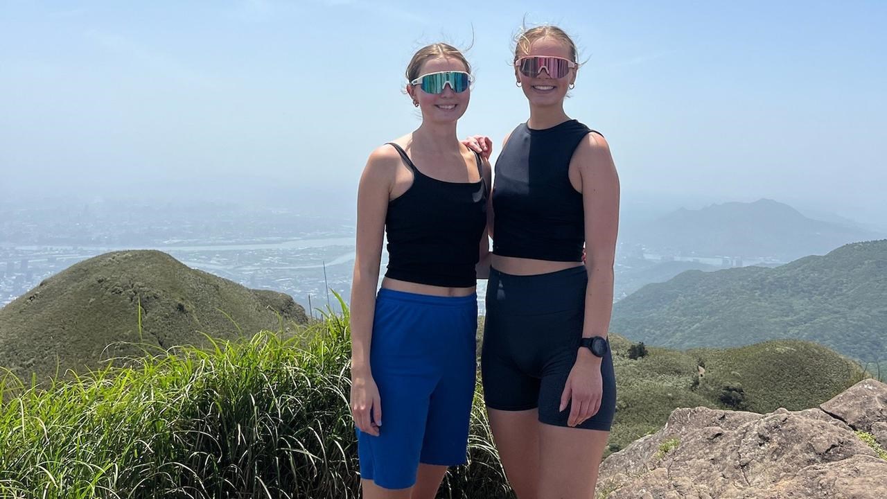 Agnes Forsgren och Alice Jonsson gjorde många utflykter under sin utbytestermin vid National Taiwan University (NTU), här i Nationalparken Yangminshan.