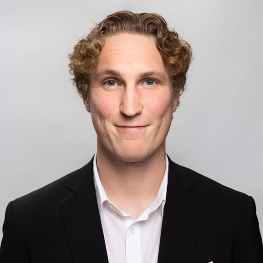 Porträttbild på John