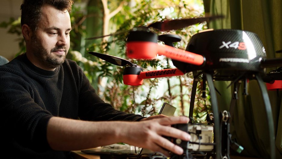 Gå till sida Små förändringar i Arktis landskap blir tydliga från ovan