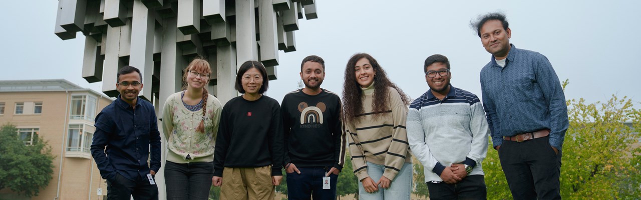 Gruppbild Dwibedi labb