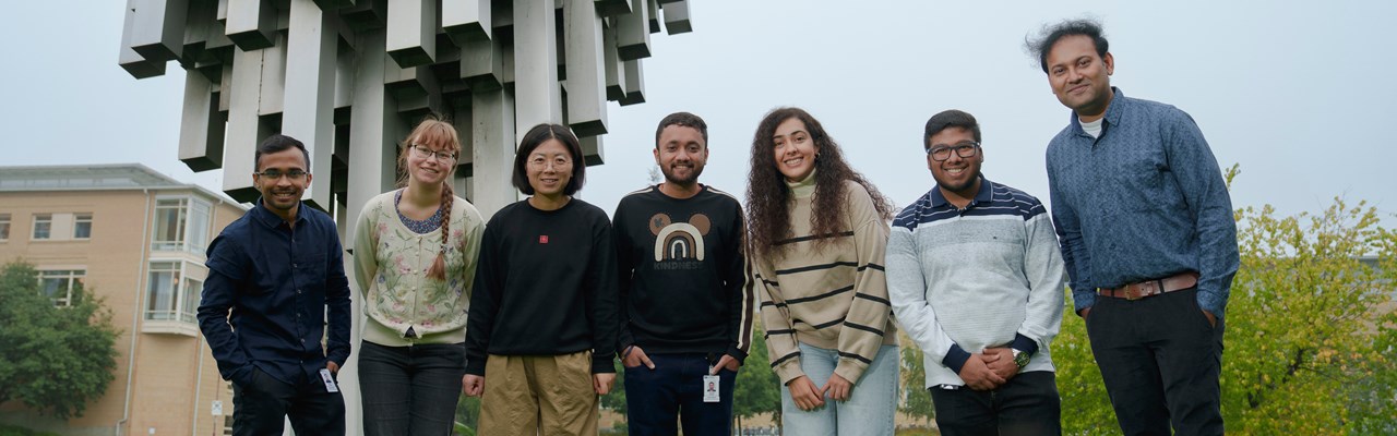 Gruppbild Dwibedi labb