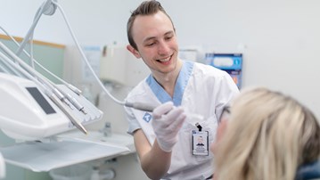 Studenter Tandläkarutbildningen