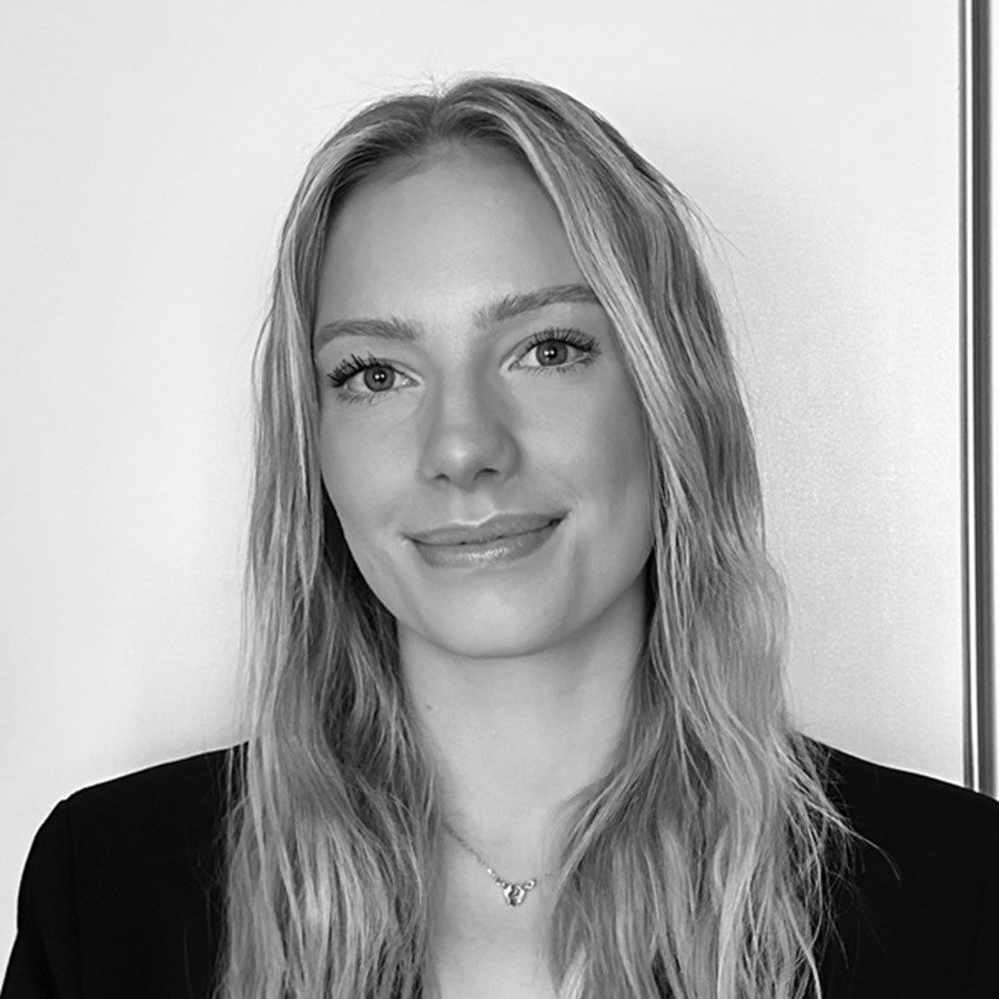Porträttbild på Elin.
