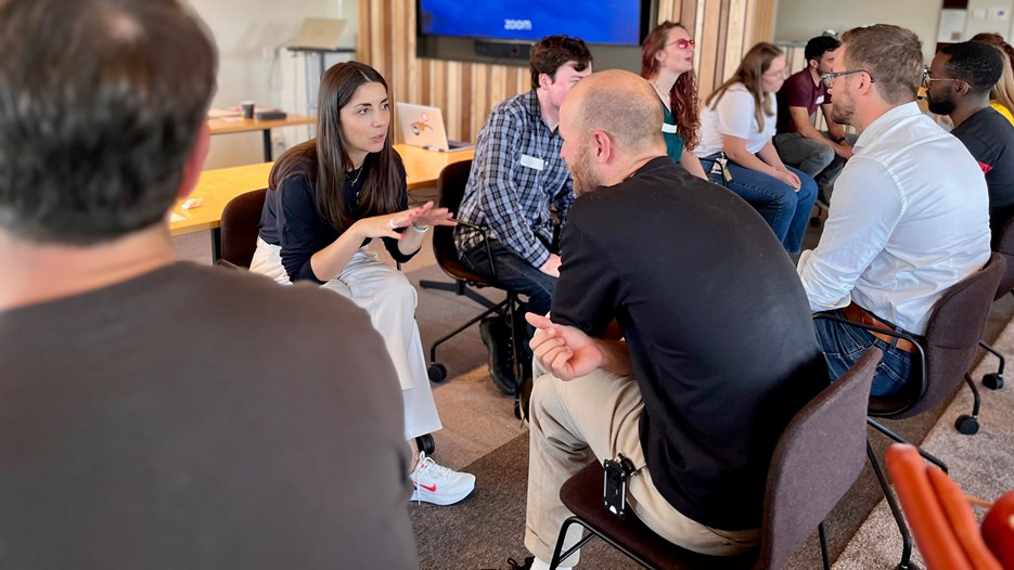 Deltagarna utforskade nya vägar för att tackla komplexa utmaningar inom skogsbruket genom en mix av föreläsningar, speed-dating och gruppdiskussioner. 