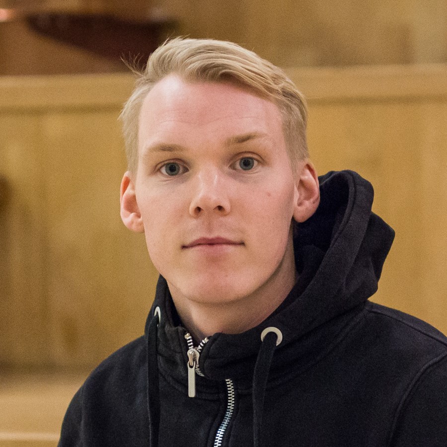 Porträttbild på Filip Åhlander