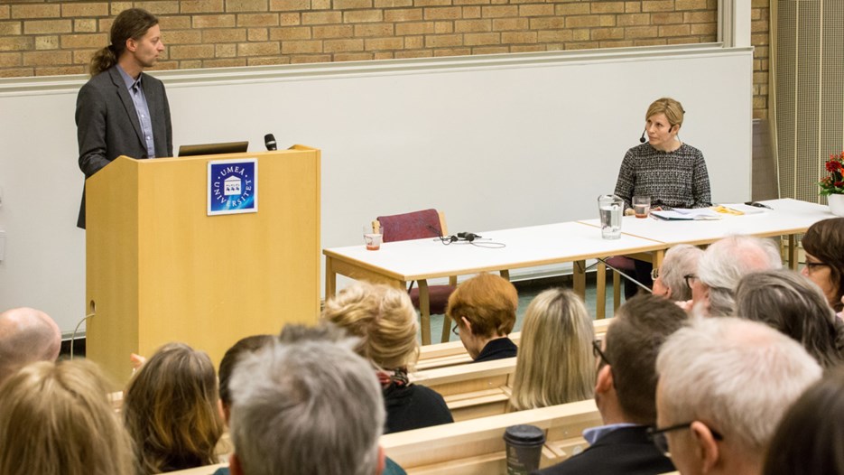 Doctoral student defending his thesis at the dissertation