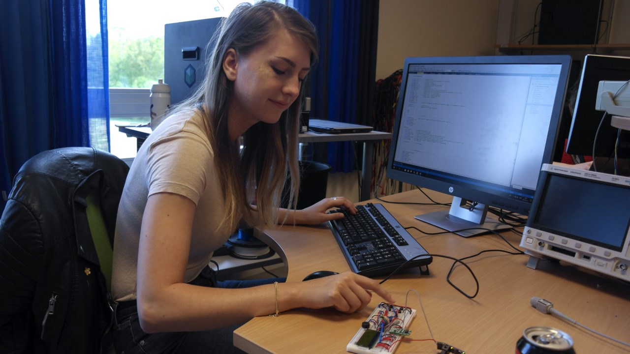 Bild på Frida Granberg, student, högskoleingenjörsprogrammet i elektronik och datorteknik/medicinsk teknik.