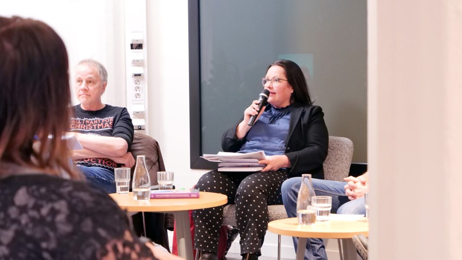 Annika Egan Sjölander talar under symposiet