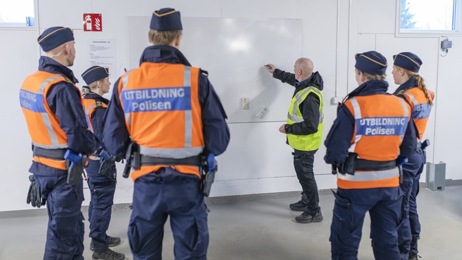 Film: Studenter berättar om hur det är att läsa till polis