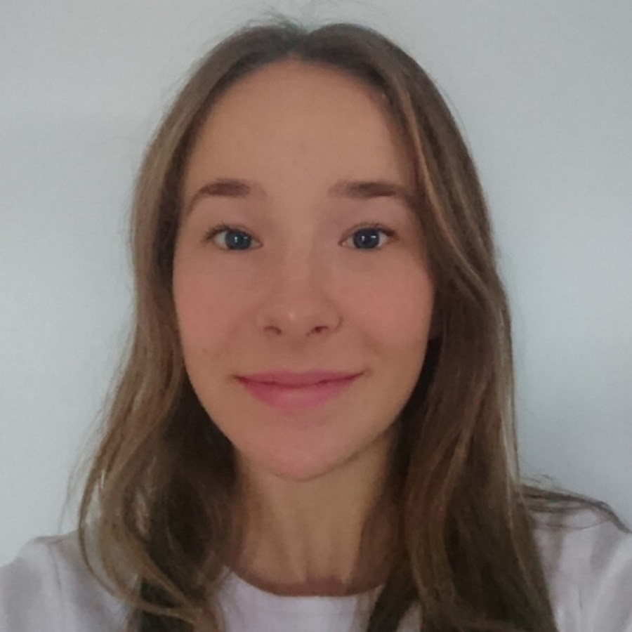 Porträttfoto på Sanna Hjalmars, student i teknisk kemi